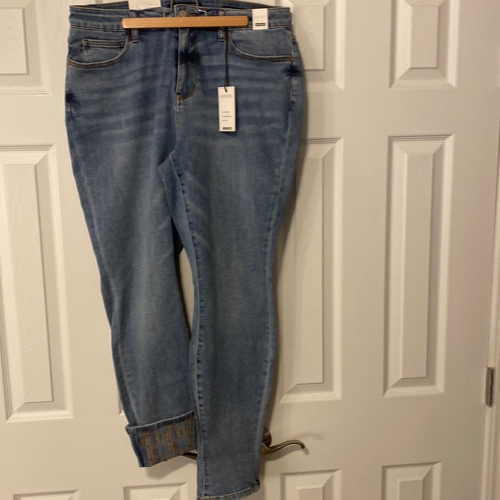 Judy Blue High Waisted Non-Distressed Relaxed Fit Jean w Southwestern Cuff!